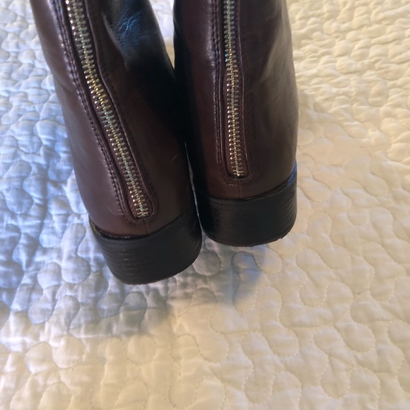 Pretty tall brown boots - Picture 7 of 7